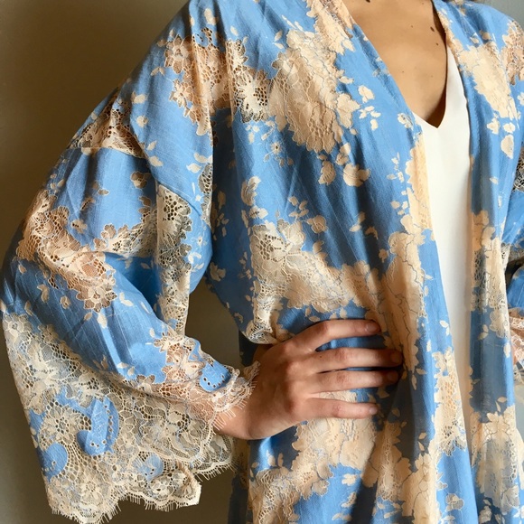 LAST ONE! Lace Cardigan Ruana Floral Kimono Cutout - Picture 2 of 8